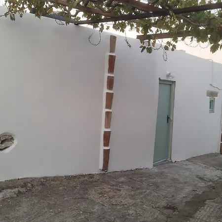 Fournos Aroniadika
