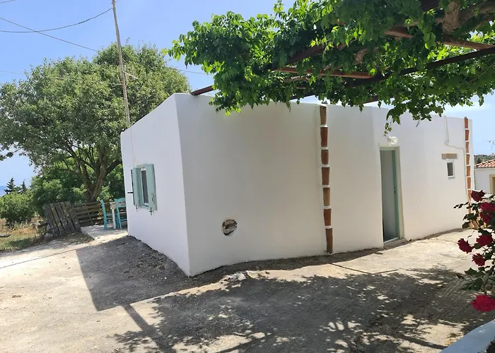 Fournos Aroniadika *